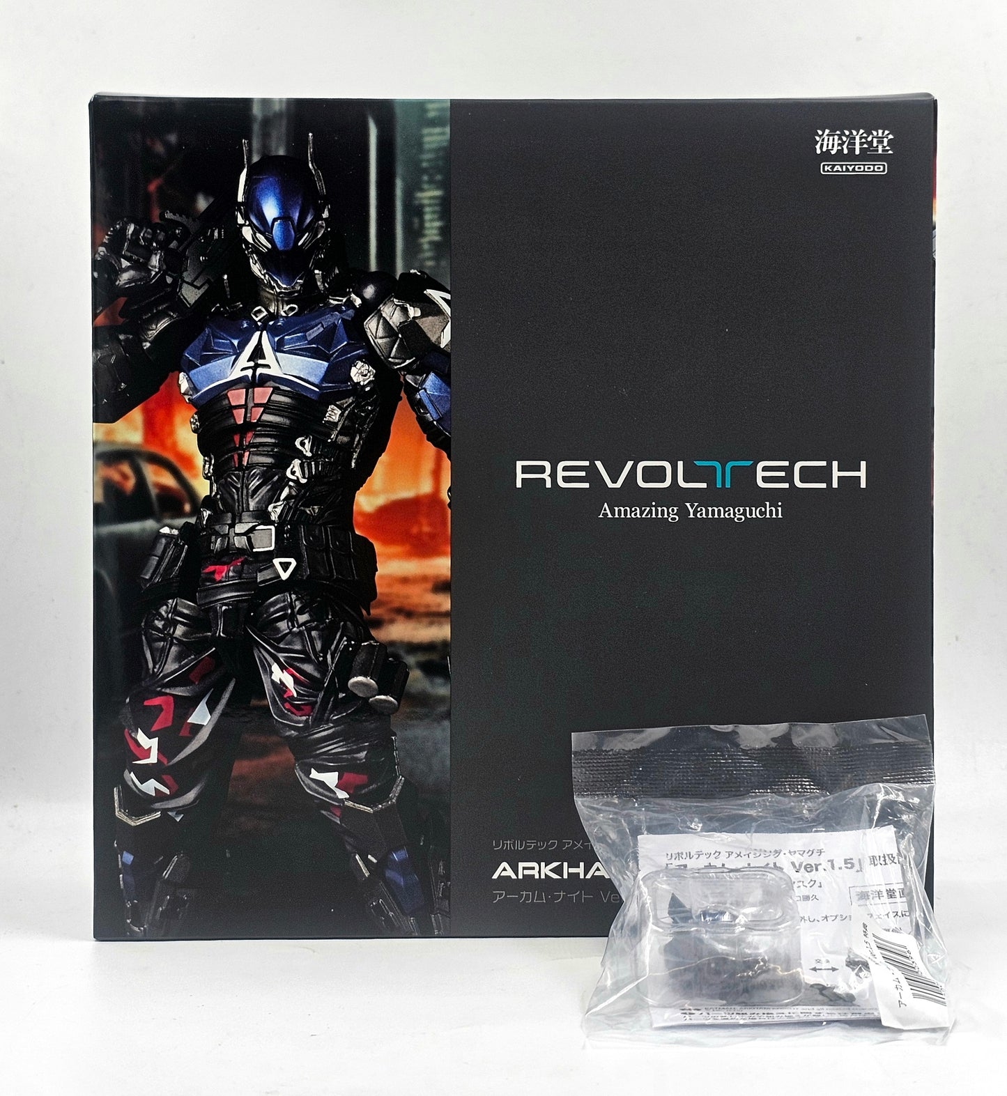 Amazing Yamaguchi Revoltech Batman Arkham Knight 1.5 + Bonus