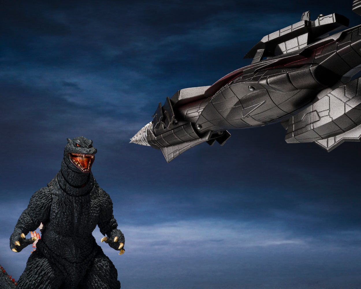 S.H.MonsterArts GODZILLA [2004] HEAT RAY Ver. VS New Gotengo