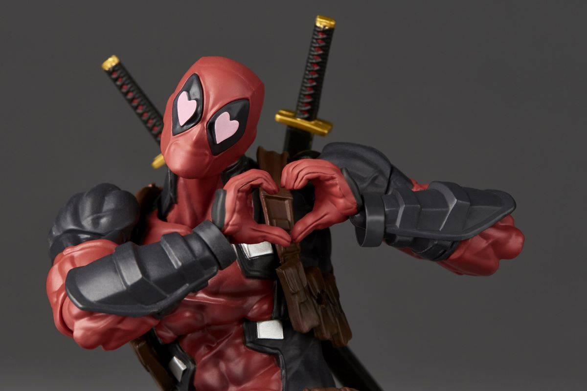Amazing Yamaguchi Revoltech - Deadpool Ver 2.5 con BONUS