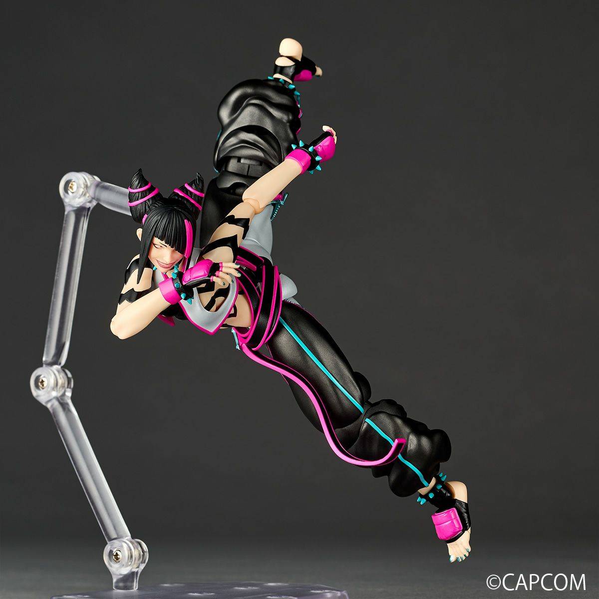 Amazing Yamaguchi Revoltech Juri Han [Street Fighter 6] + Bonus