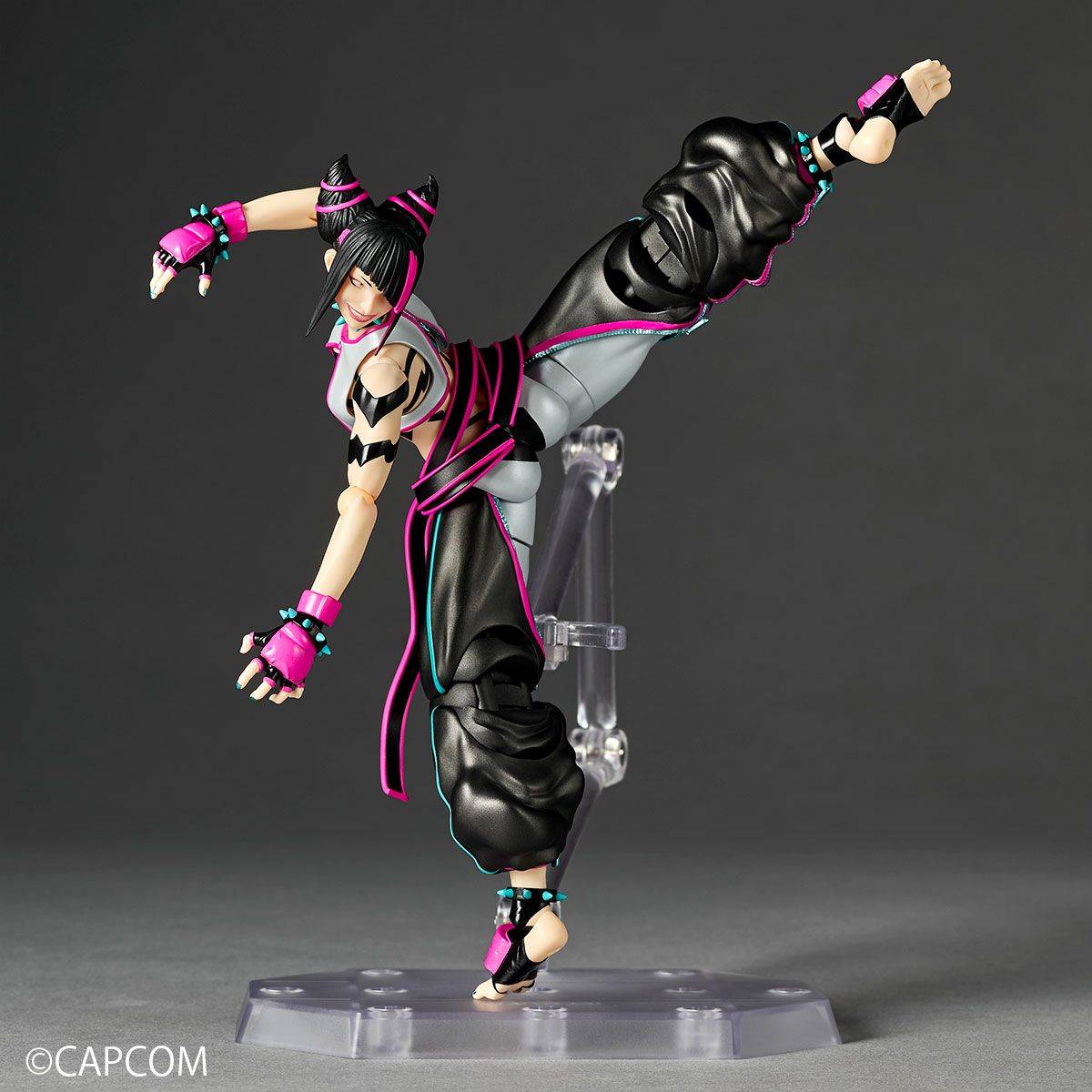 Amazing Yamaguchi Revoltech Juri Han [Street Fighter 6] + Bonus