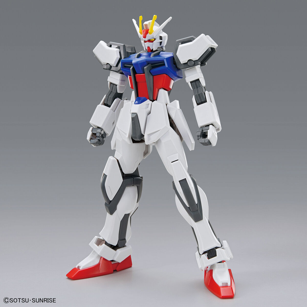 Entry Grade Strike Gundam - Escala 1/144 - Bandai