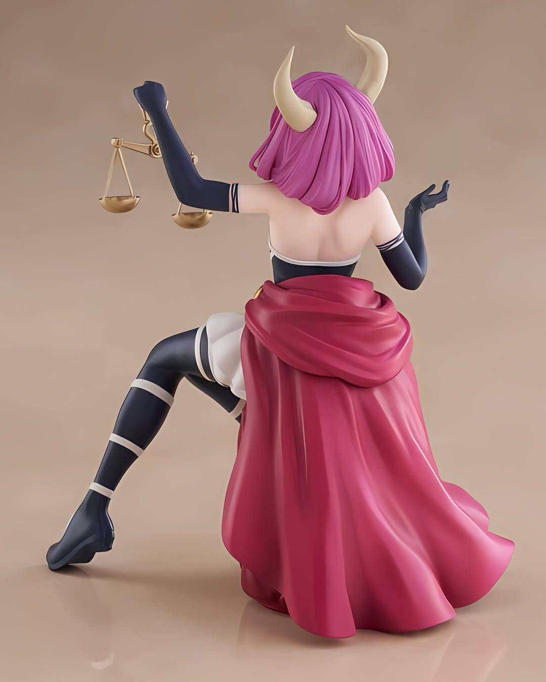 Desktop Cute Aura the Guillotine - Frieren Beyond Journey's End -