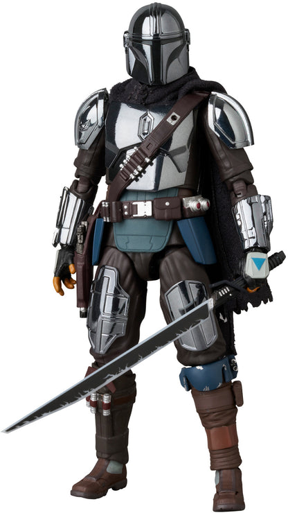 MAFEX No. 256 - The Mandalorian Chrome Version